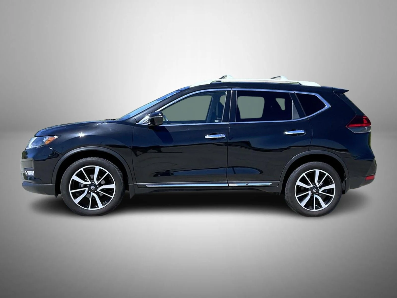 Used 2020 Black Nissan SL image 8