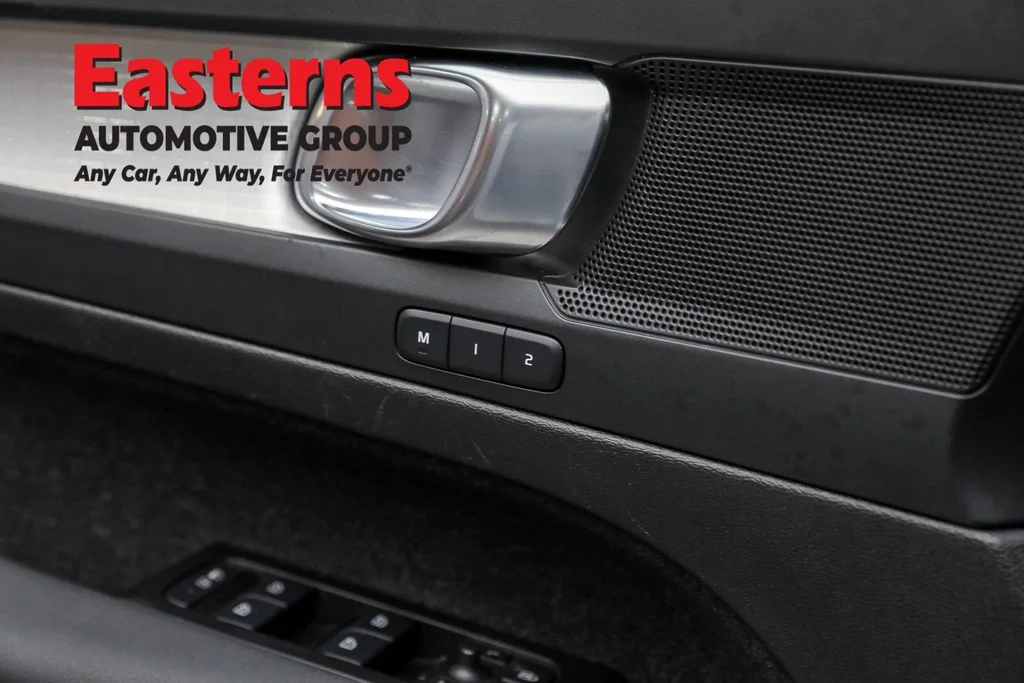 Used 2021 Silver Volvo Momentum image 19