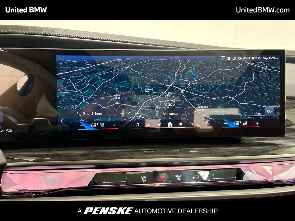 2025 BMW 7 Series 750e - Photo 18