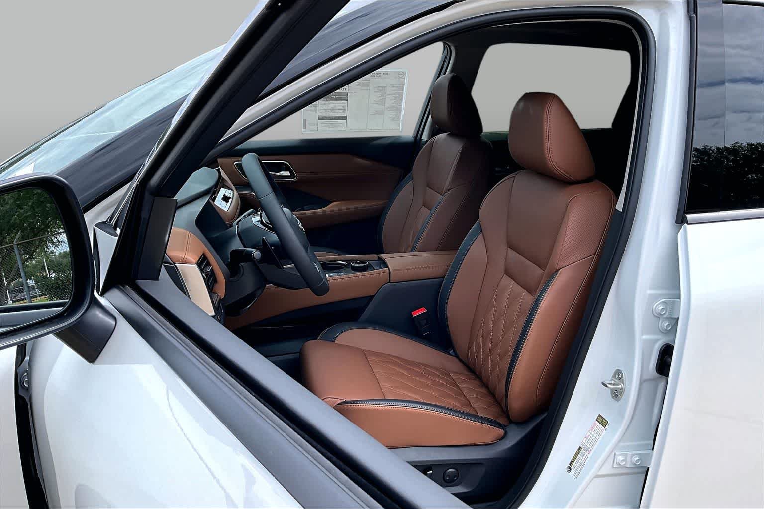 New 2026 Everest White Pearl TriCoat / Super Black Two-tone Nissan Platinum image 16