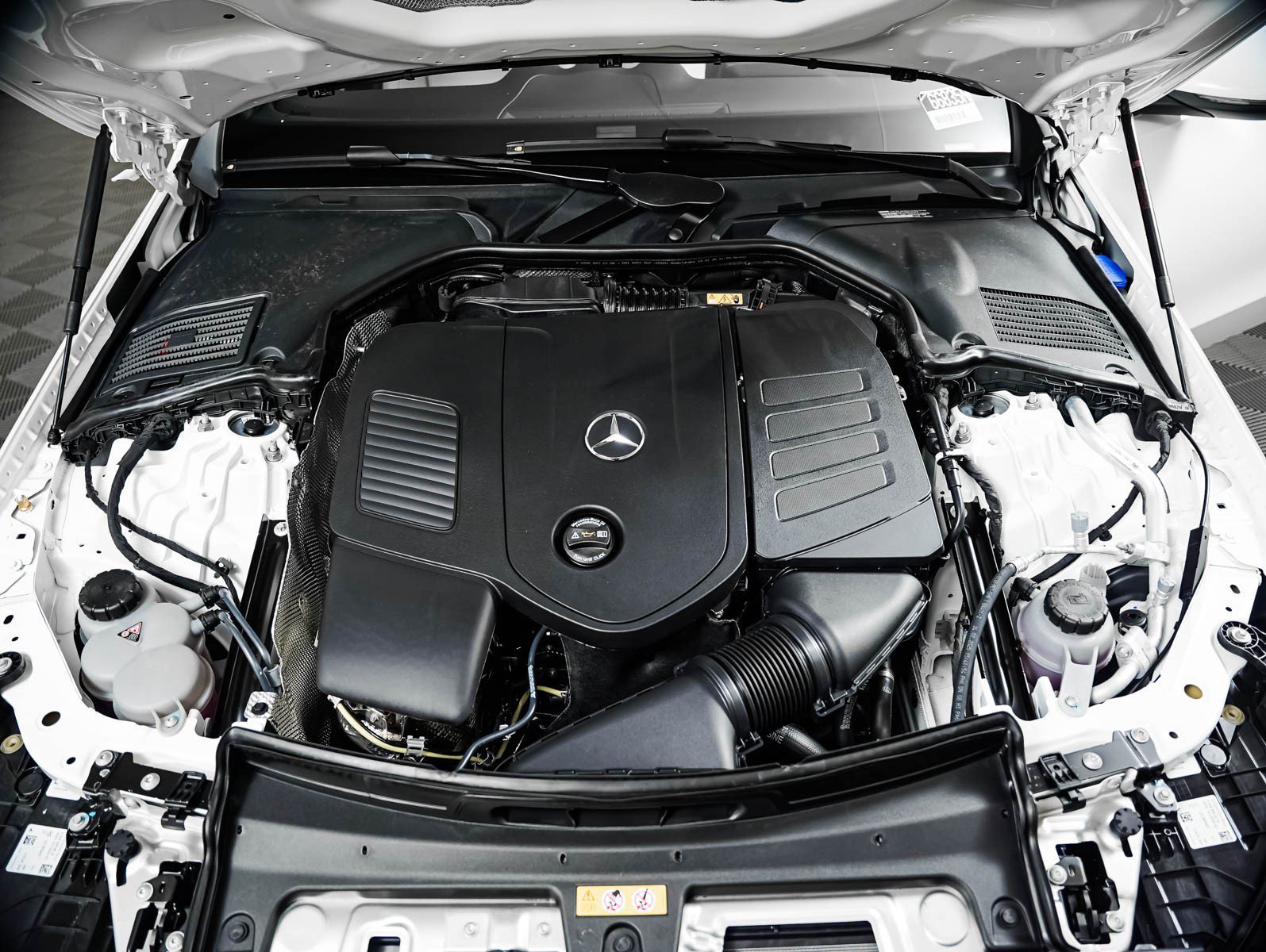 New 2026 Polar White Mercedes-Benz C 300 image 4
