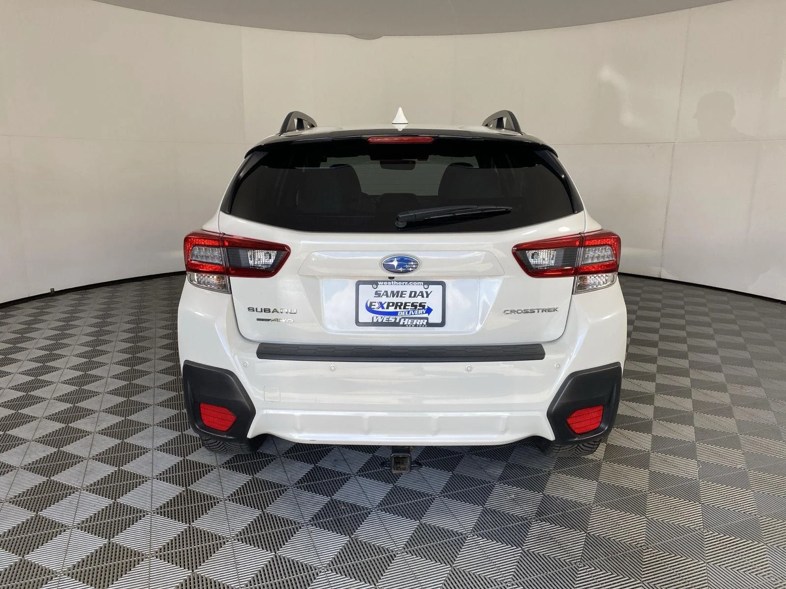 Used 2023 Crystal White Pearl Subaru Limited image 6