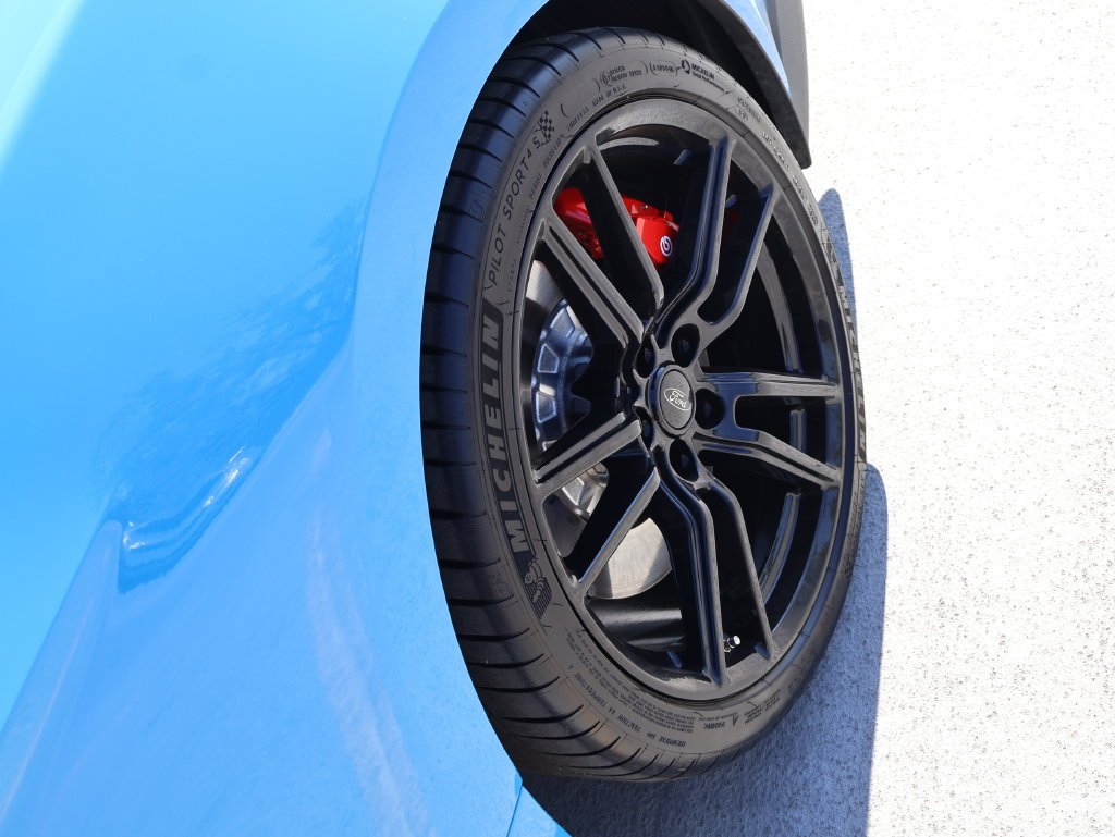Used 2022 Grabber Blue Metallic Ford Shelby GT500 image 41