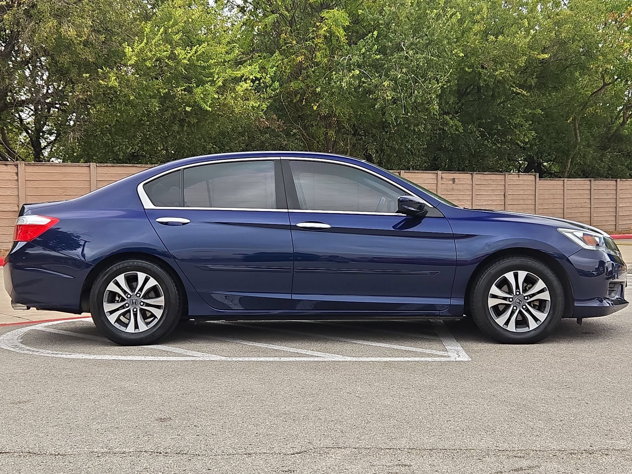 Used 2013 Blue Honda LX image 2