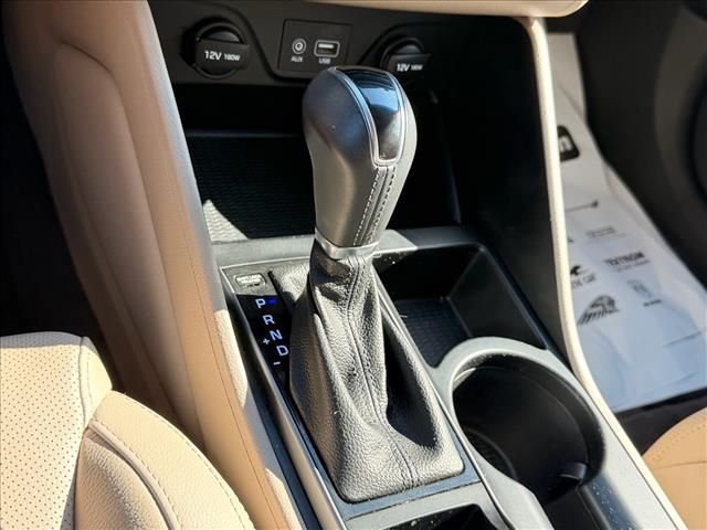 Used 2018 Red Hyundai SEL Plus image 21