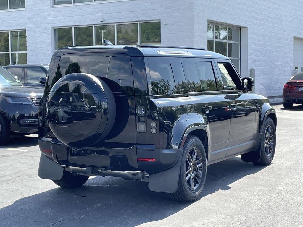 New 2026 Santorini Black Land Rover S image 7