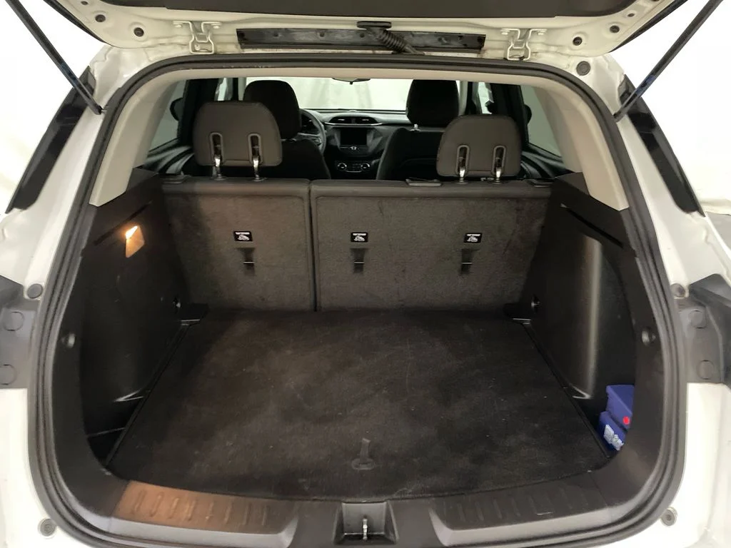 Used 2022 Summit White Chevrolet LT image 7