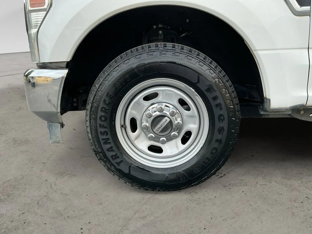 Used 2020 White Ford XL image 13