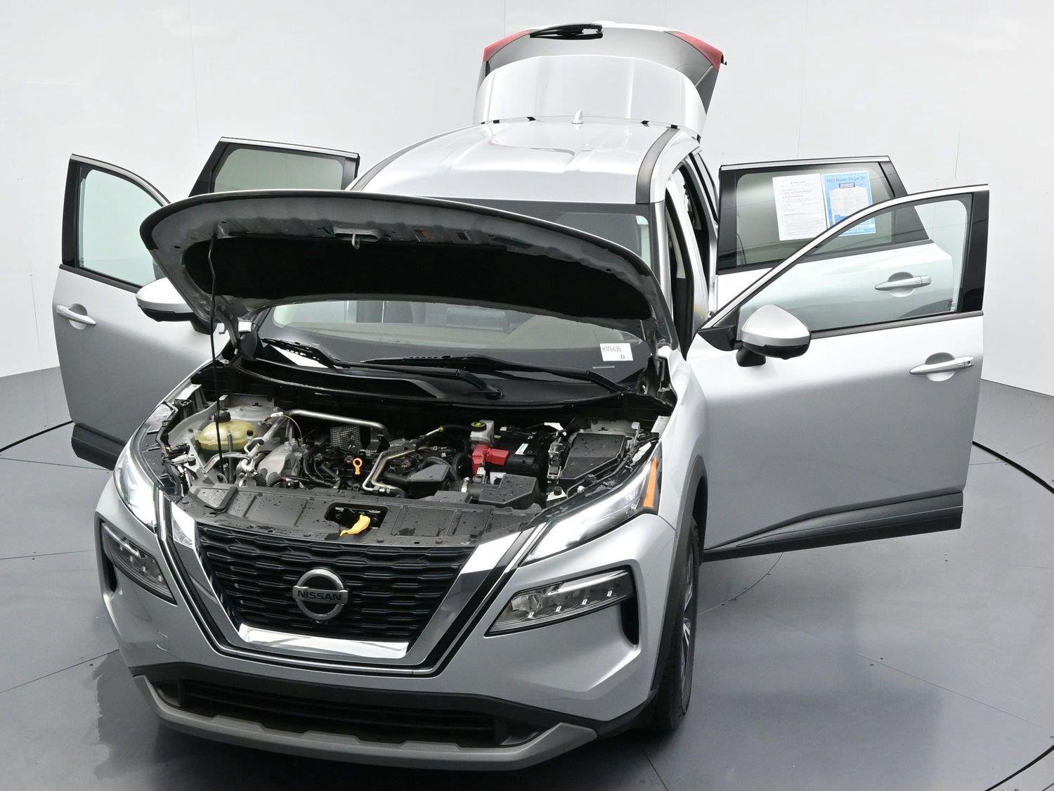Used 2021 Brilliant Silver Metallic Nissan SV image 41
