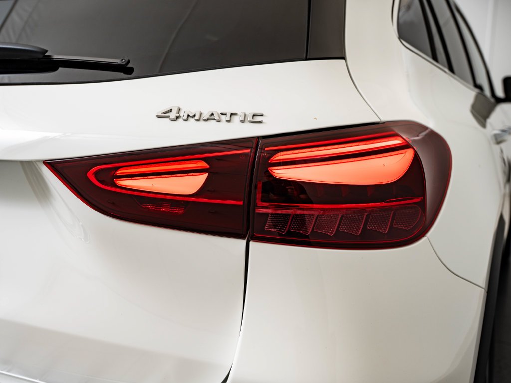 New 2026 Polar White Mercedes-Benz GLA 250 image 9