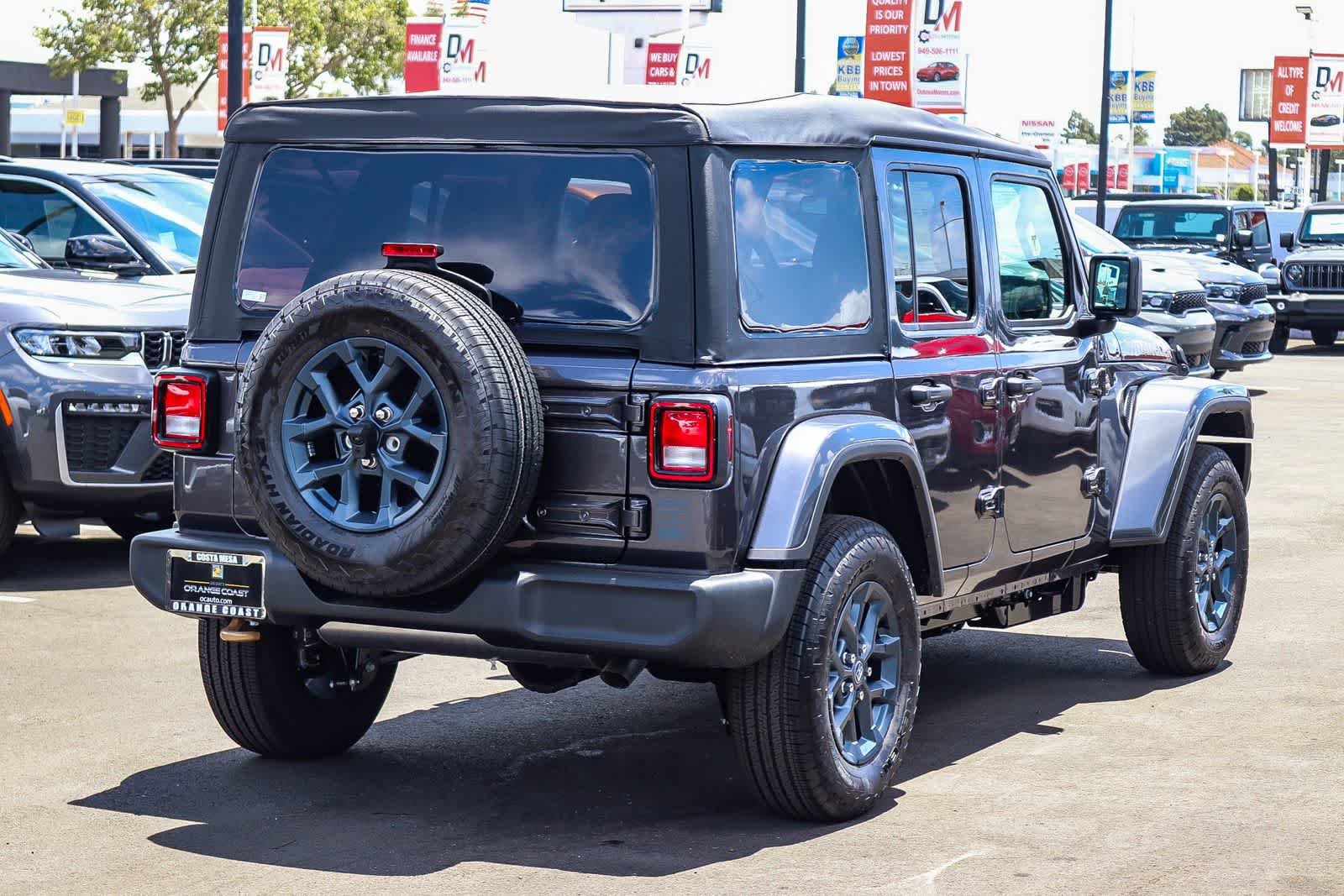 New 2026 Granite Crystal Metallic Clear-Coat Exterior Paint Jeep 85th Anniversary image 4