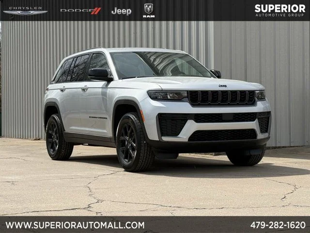 New 2026 Silver Zynith Exterior Paint Jeep Altitude image 1