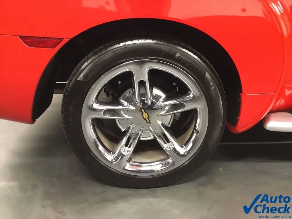 Used 2005 Red Chevrolet Base image 27