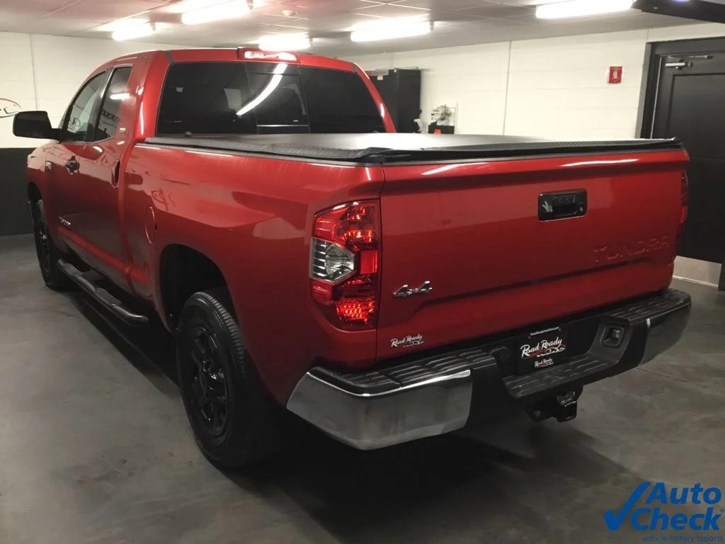 Used 2014 Red Toyota SR5 image 7