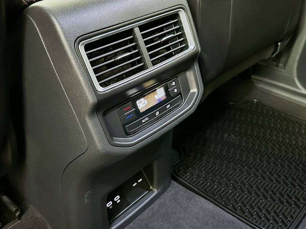 Used 2025  Volkswagen 2.0T Peak Edition image 26