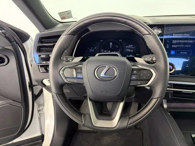 Used 2025 White Lexus 350h Luxury image 33