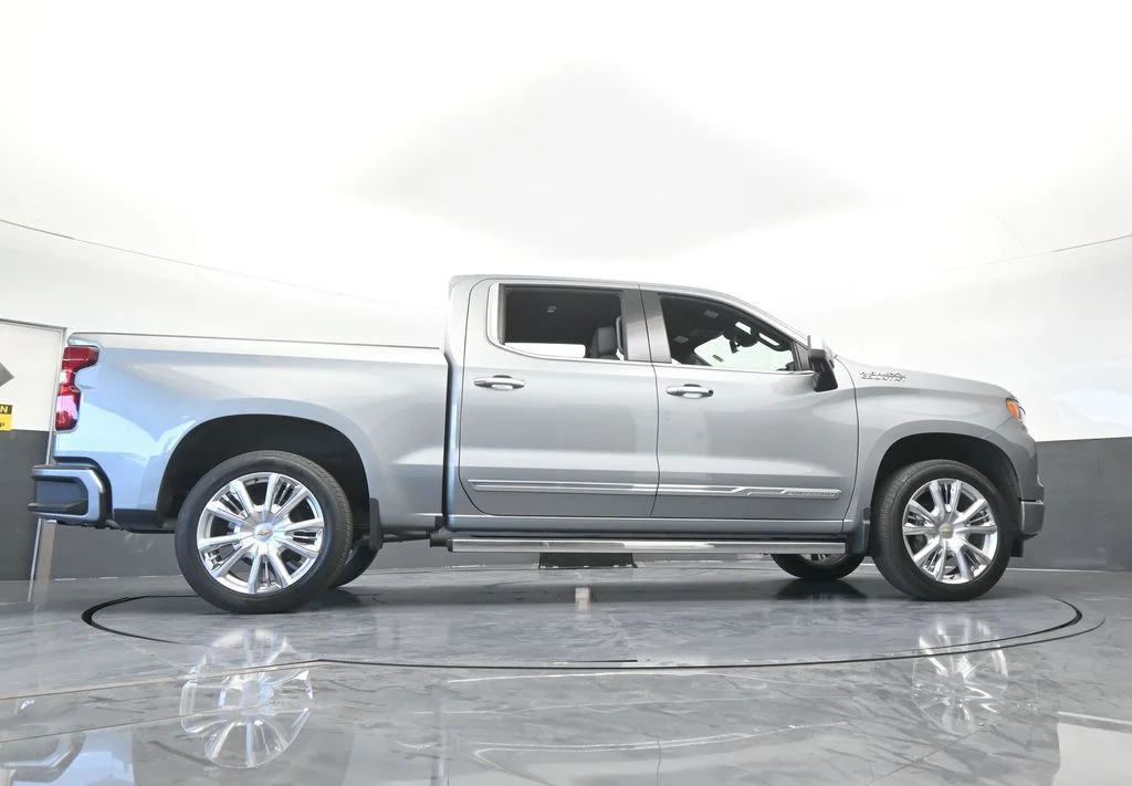 Used 2024 Sterling Gray Metallic Chevrolet High Country image 75