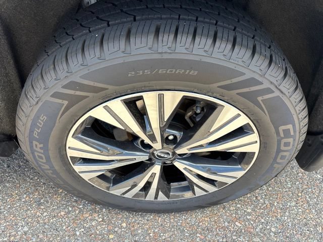 Used 2023 Pearl White Tricoat Nissan SV image 11