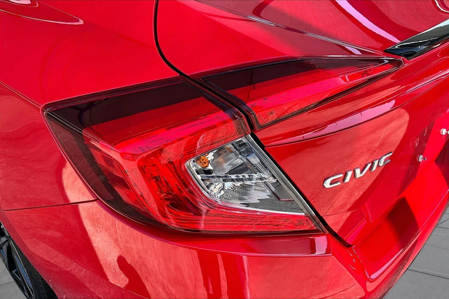 Used 2019 Rallye Red Honda Sport image 29