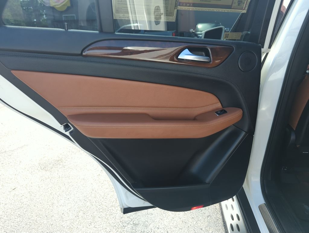 Used 2016  Mercedes-Benz GLE 400 image 28
