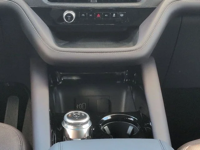 New 2026 Space White Metallic Ford Platinum™ image 19