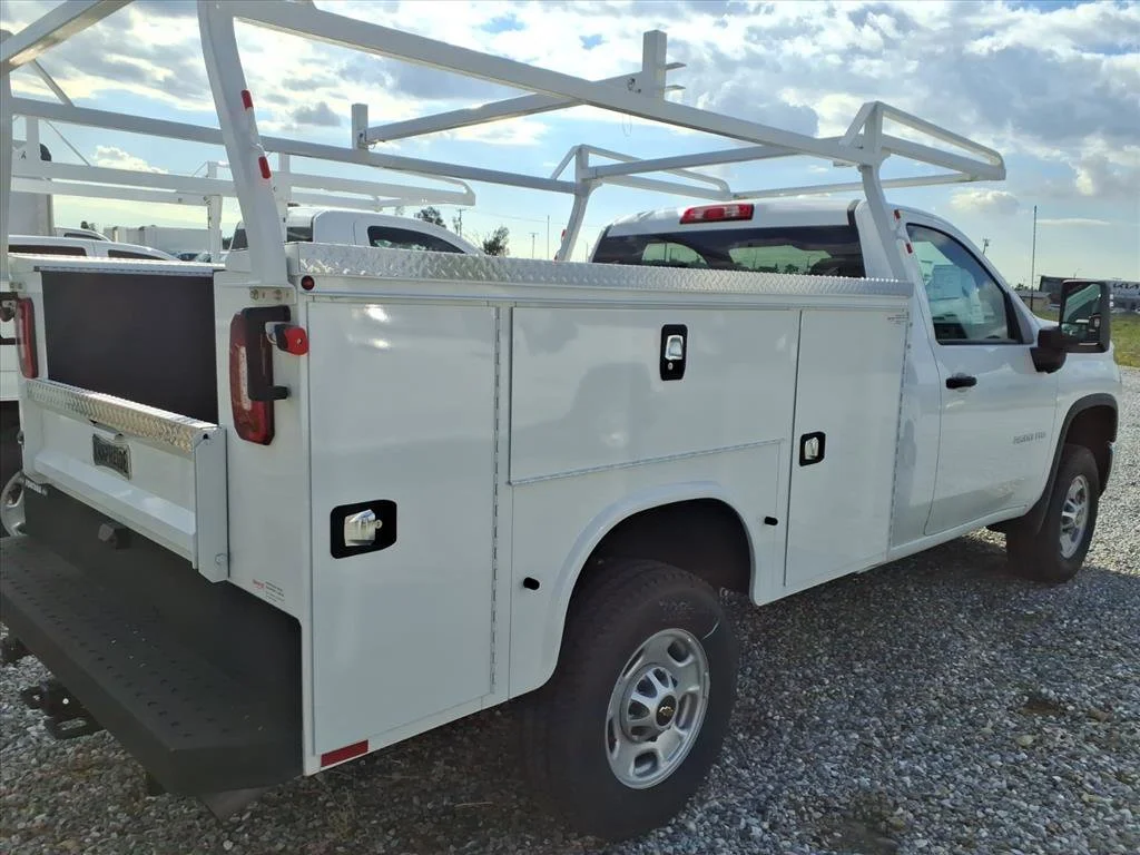 New 2024 Summit White Chevrolet WT image 7