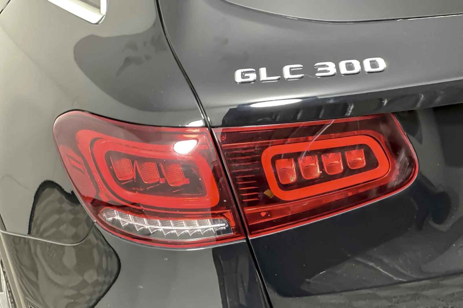 Used 2022 Black Mercedes-Benz GLC 300 4MATIC® SUV image 26
