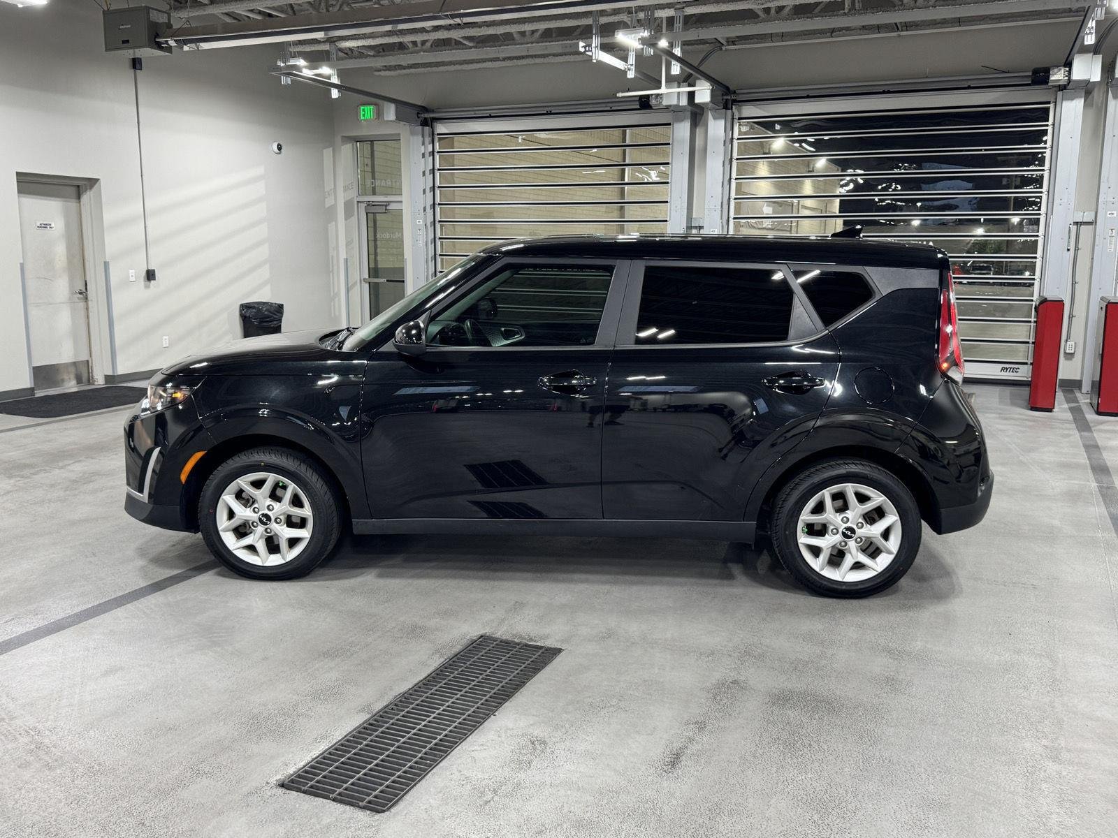 2023 Kia Soul S - Photo 8