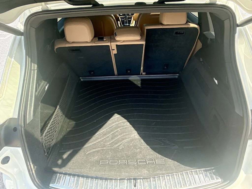 Used 2021  Porsche Base image 29