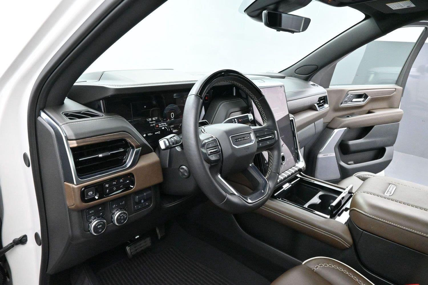 Used 2025 White Frost Tricoat GMC Denali Ultimate image 13