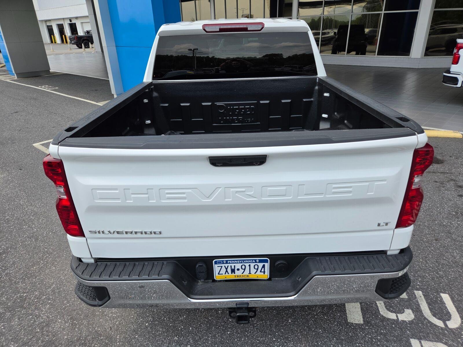 Used 2025 Summit White Chevrolet LT image 6