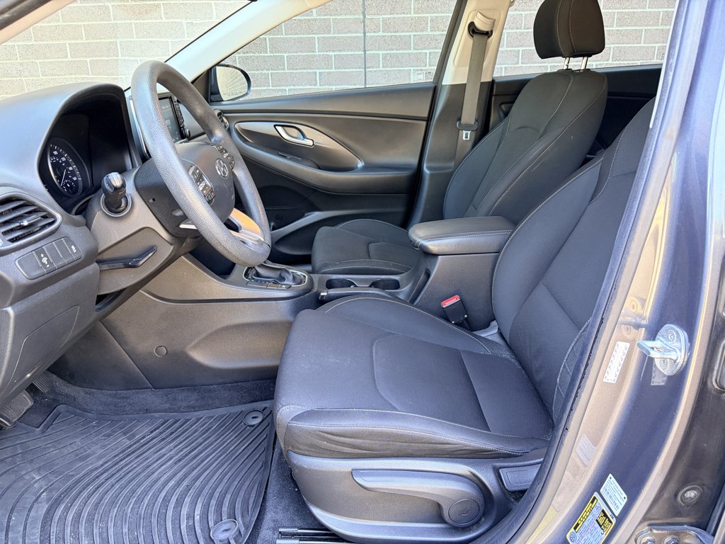 Used 2018 Summit Gray Hyundai Base image 11