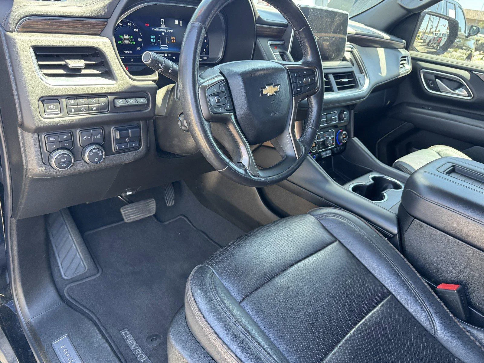 Used 2022 Black Chevrolet High Country image 15