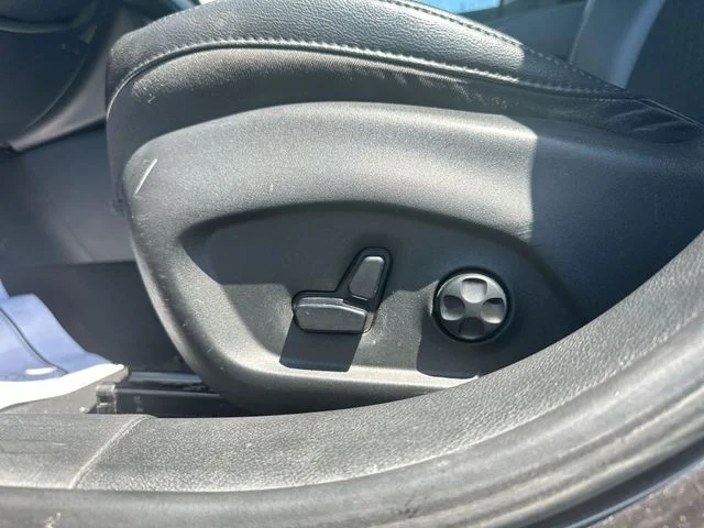 Used 2021 Gray Jeep Latitude image 14