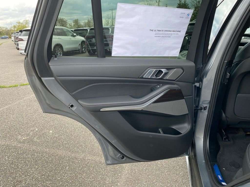 New 2026 Skyscraper Grey Metallic BMW xDrive40i image 6