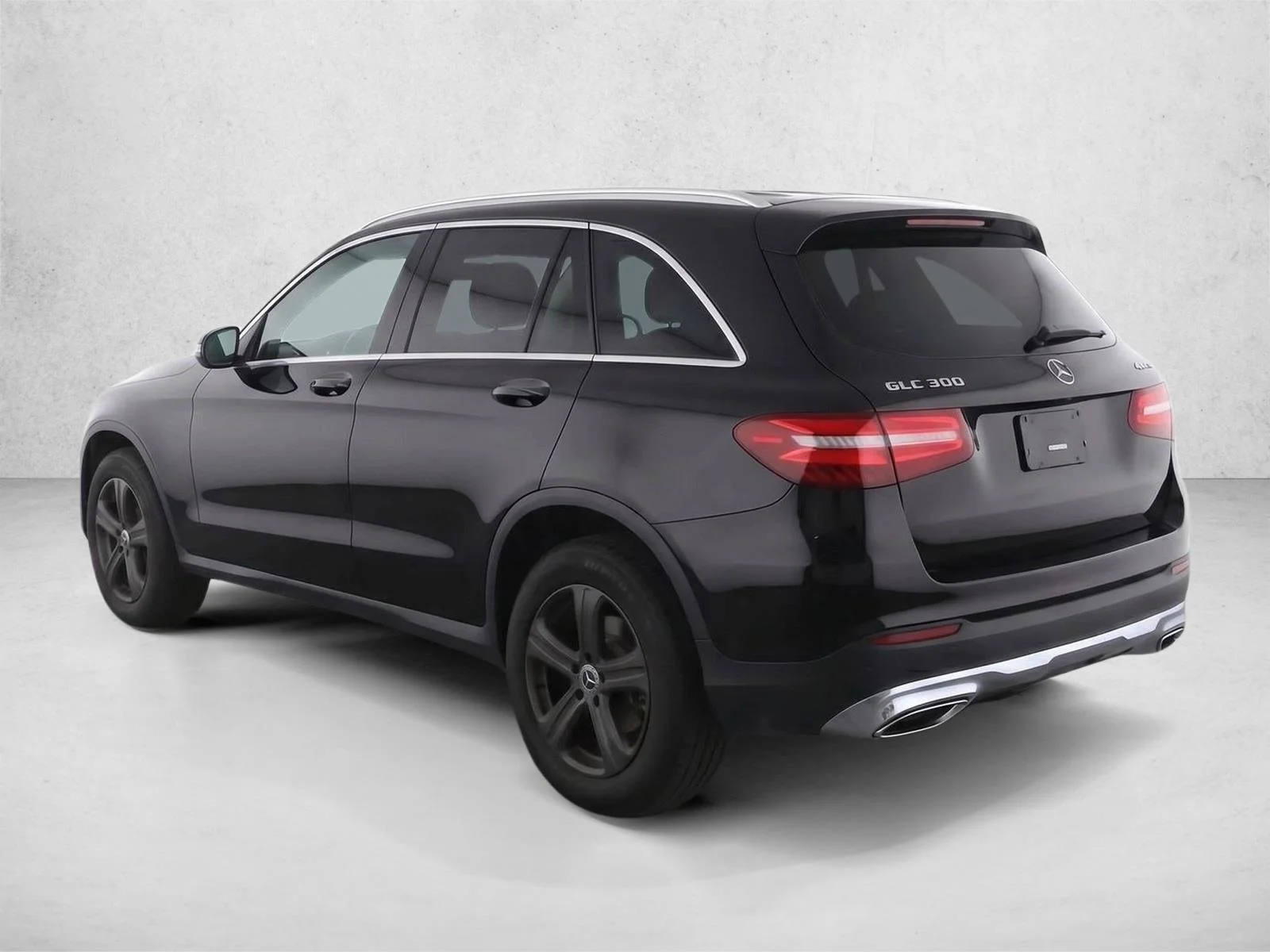Used 2017 Black Mercedes-Benz GLC 300 image 5