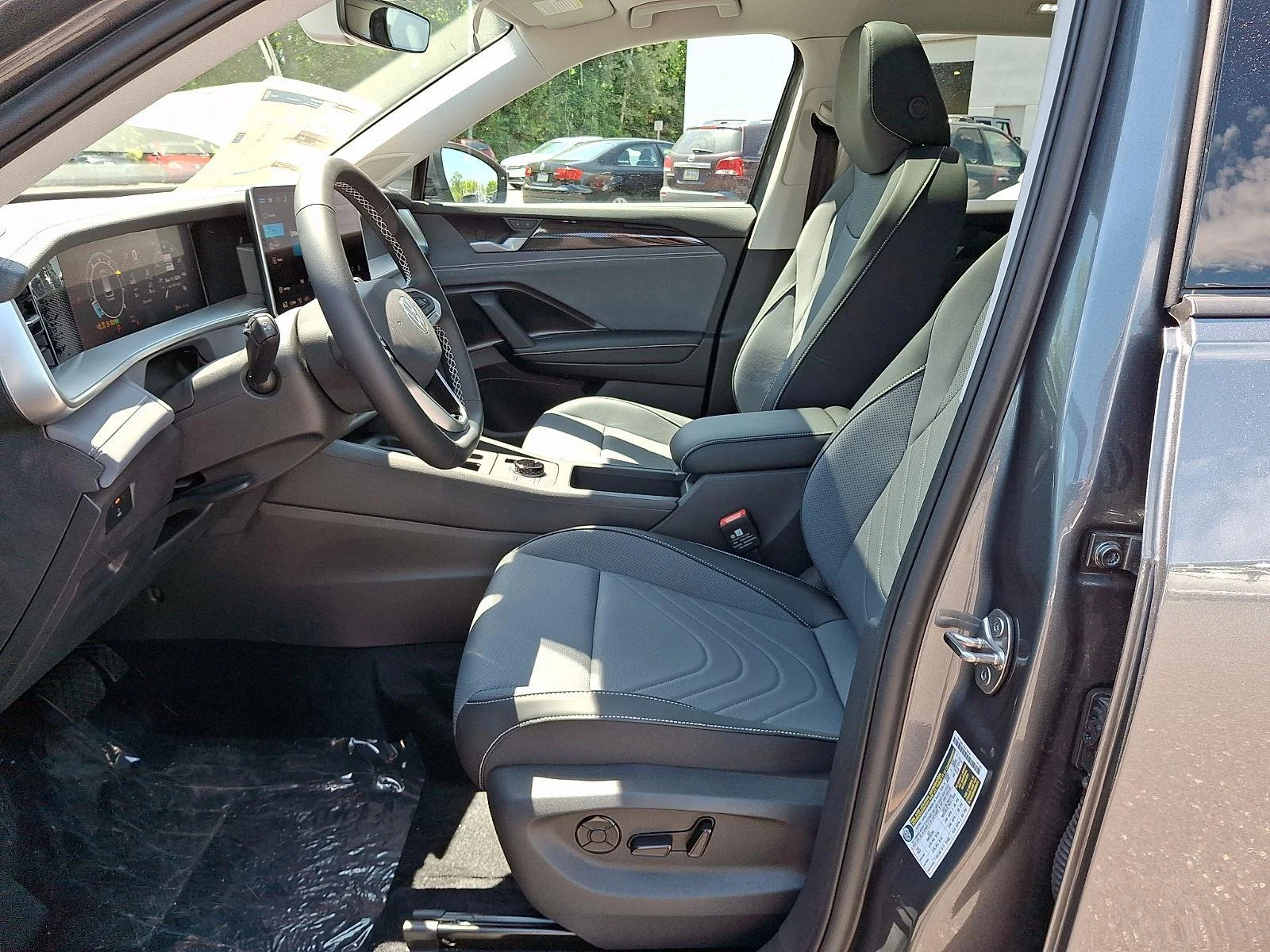 New 2026 2R2R/PLATGRAMET Volkswagen SE image 12