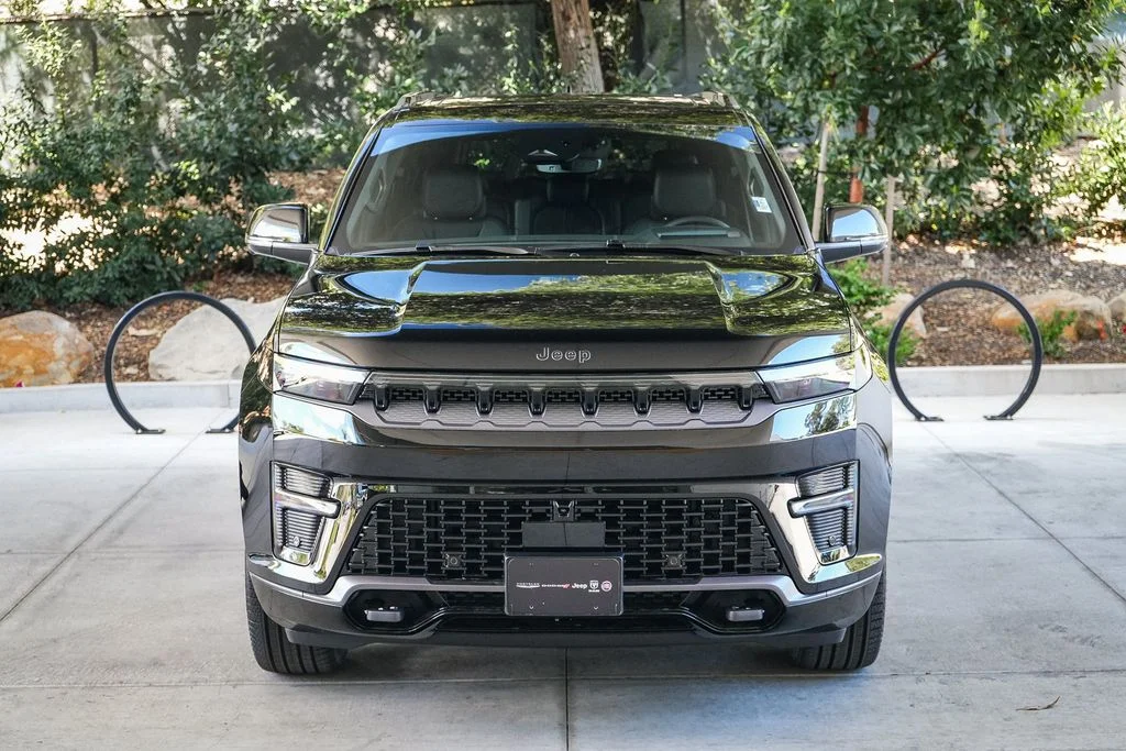 New 2026 High Gloss Black Jeep Limited Reserve image 2