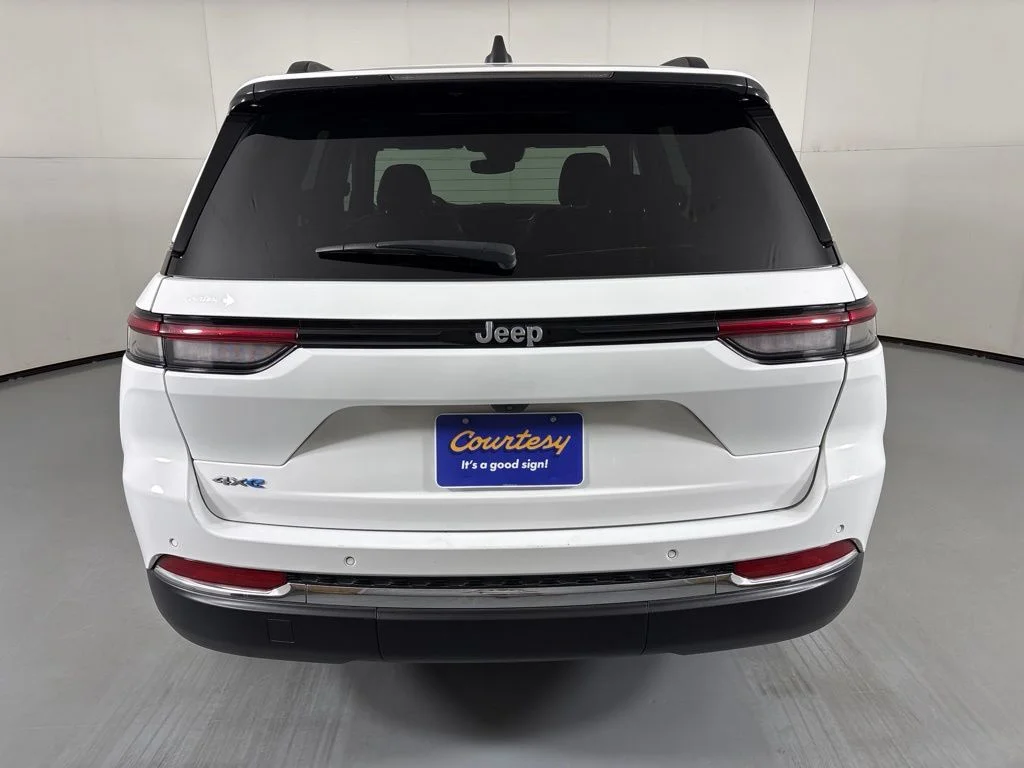Used 2024 White Jeep 4xe image 7