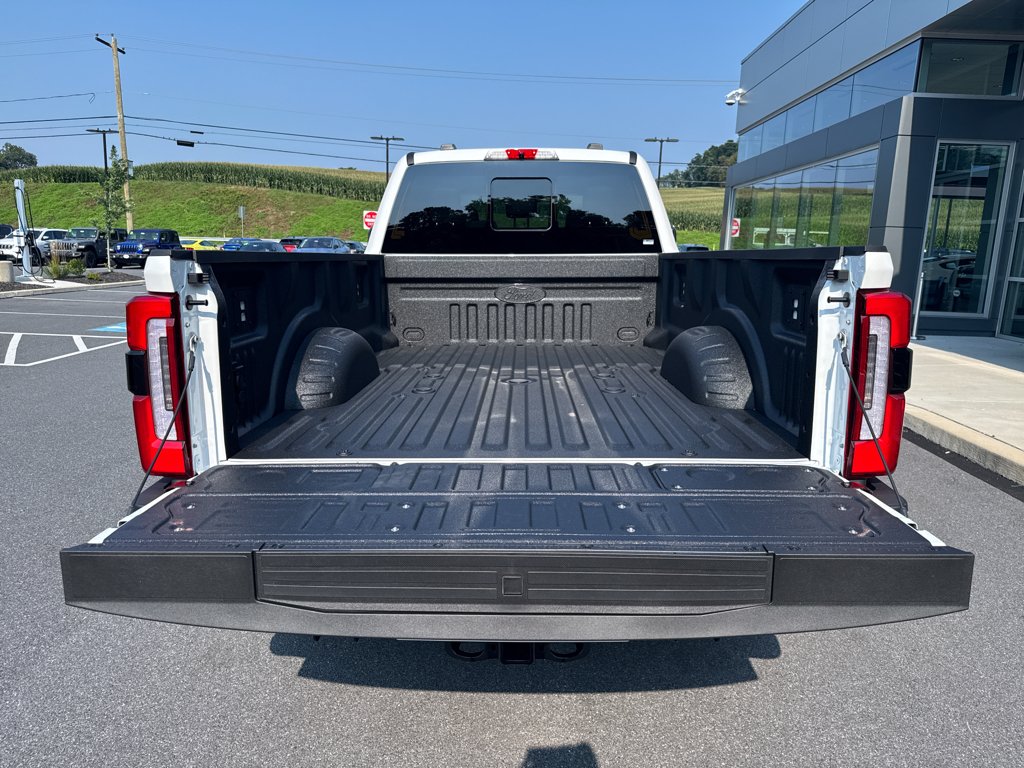 2025 Ford F-350 Super Duty Platinum - Photo 6