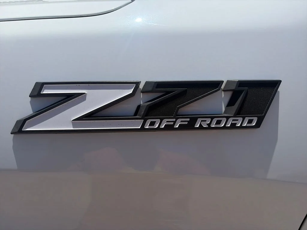Used 2020 White Chevrolet LT image 37