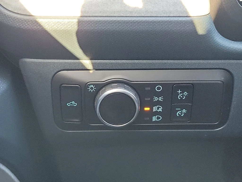 New 2026 Carbonized Gray Metallic Ford XLT image 14