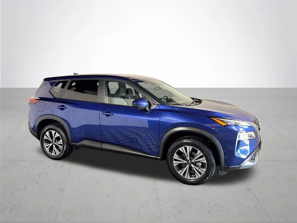 Used 2022 Blue Nissan SV image 4