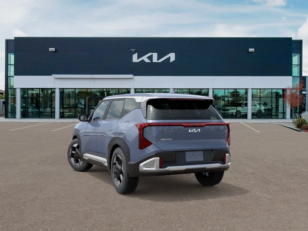 New 2027 Gray Kia S image 4