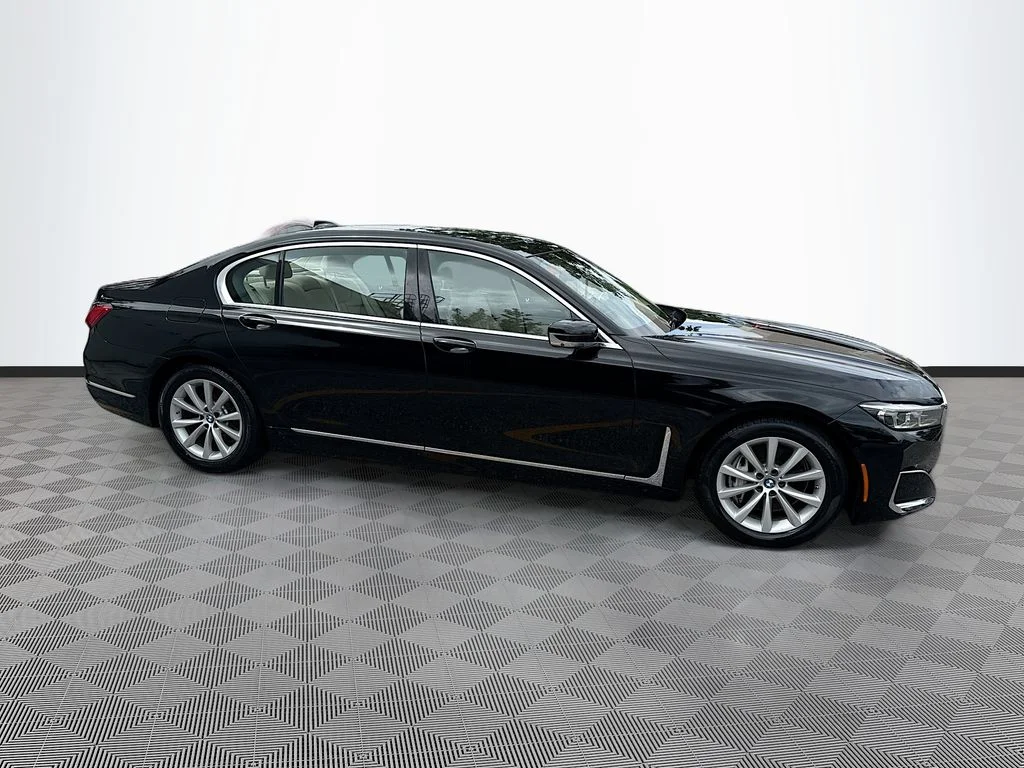 Used 2020 Black BMW 740i image 5