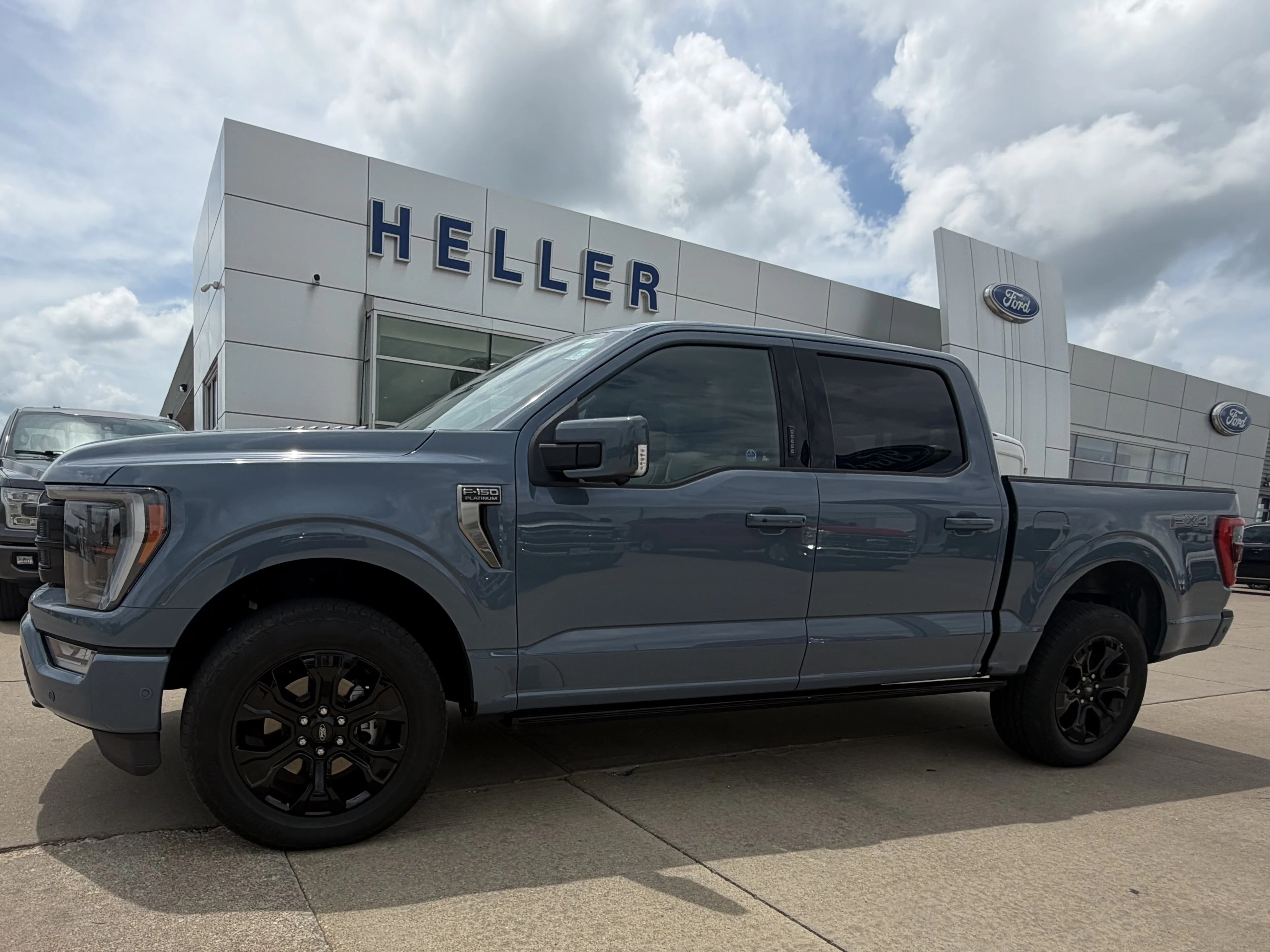 Used 2023 Azure Gray Metallic Tri-Coat Ford Platinum image 3