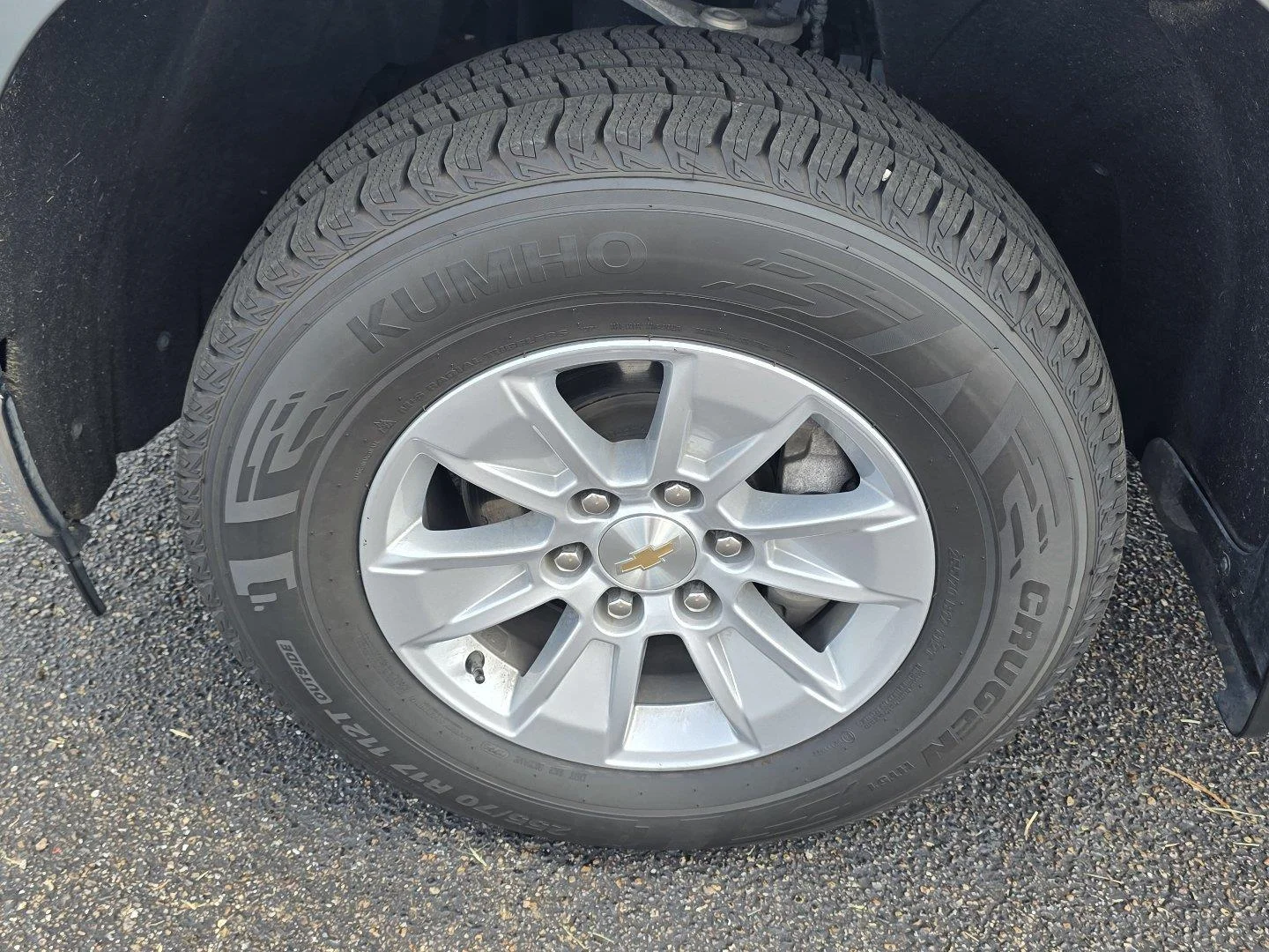 Used 2025 Sterling Gray Metallic Chevrolet LT image 34