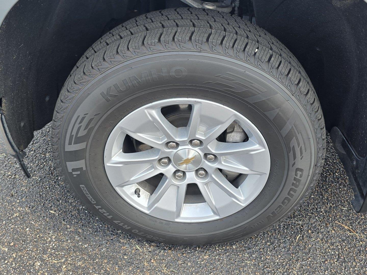 Used 2025 Sterling Gray Metallic Chevrolet LT image 34