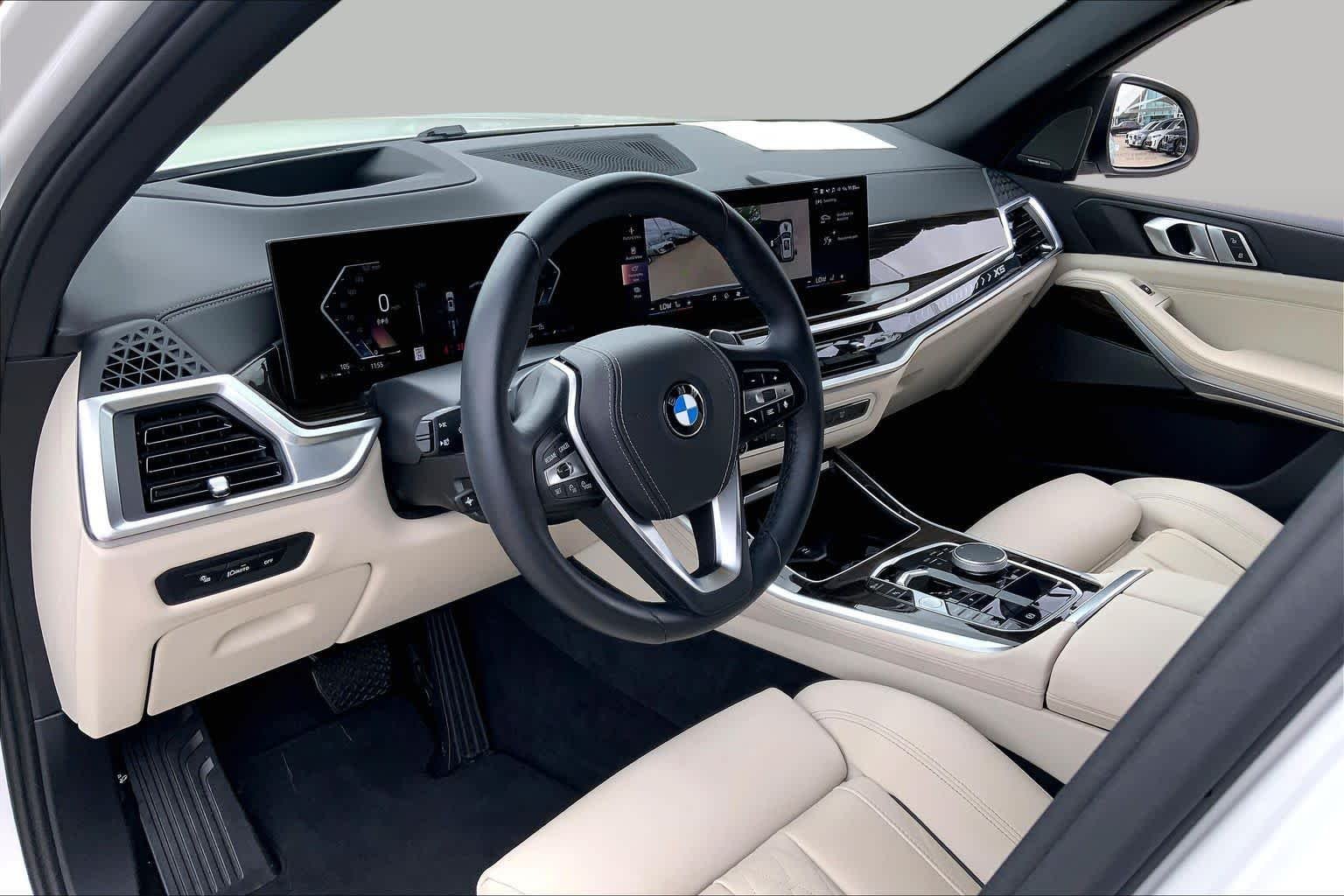 Used 2024 Mineral White Metallic BMW xDrive40i image 16