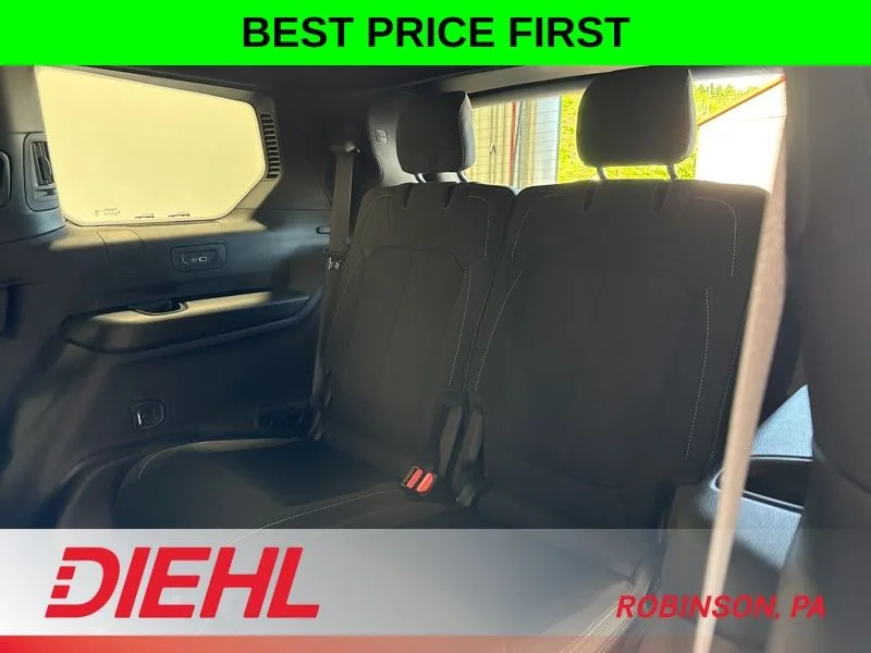 New 2026 Velvet Red Pearl-Coat Exterior Paint Jeep Laredo image 18